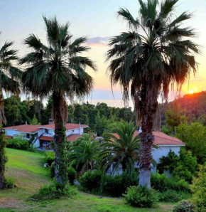 Pine Forest & Sea Retreat - 2 bedroom Apartment